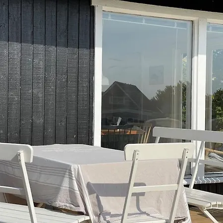 Strandbakkehuset * Bogø By